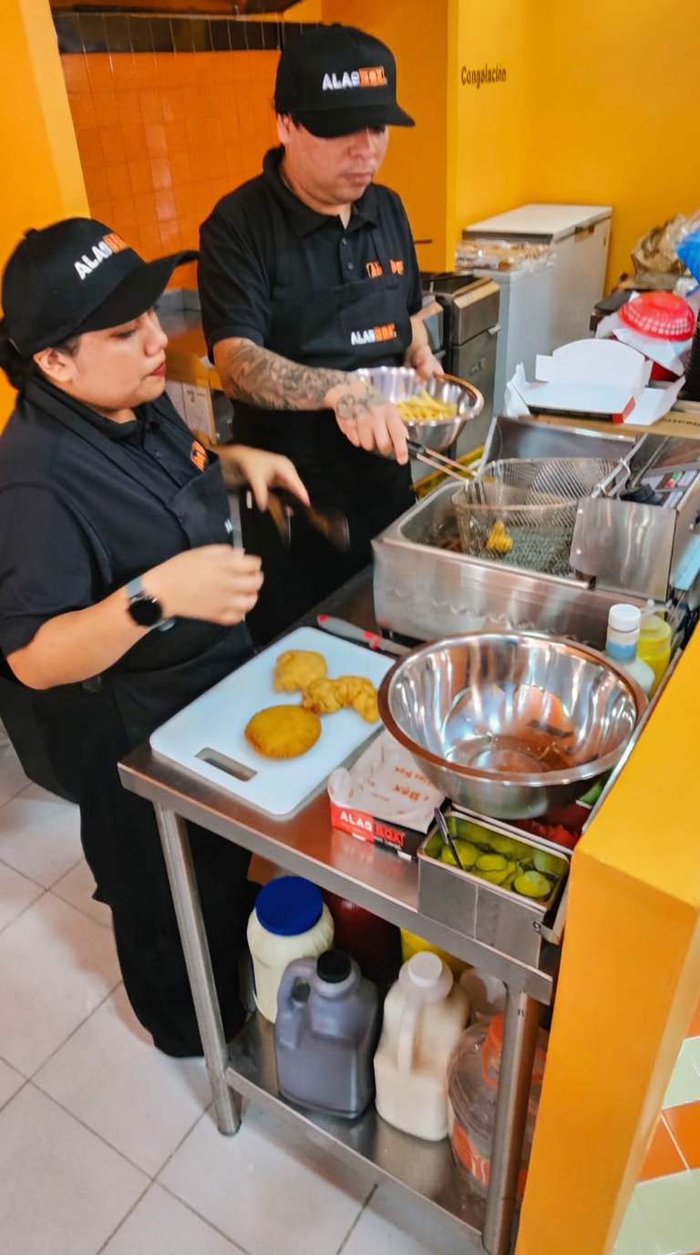 Formato de franquicia de Alas Box en plaza comercial